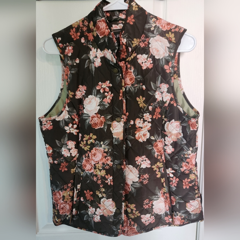 Ariat Brown with peachy pink  Floral design Quilted Vest.